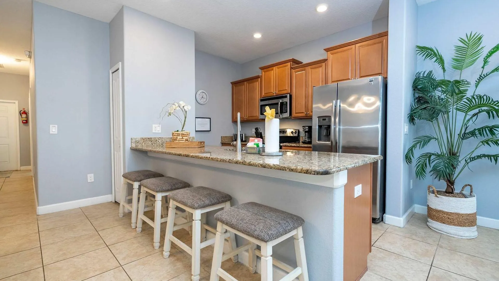Stunning 5bd Close To At Storey 3199