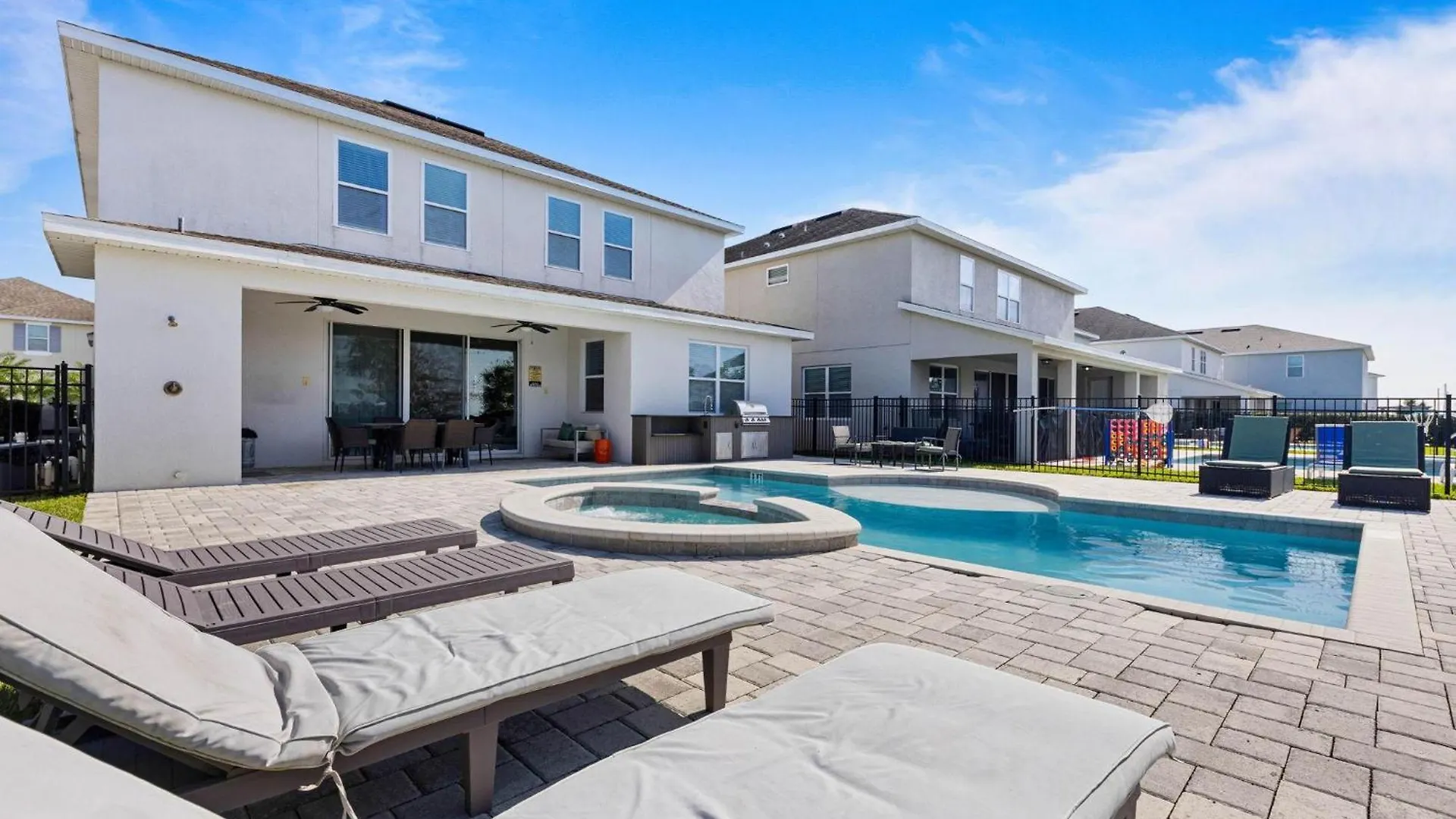 Colorful 5 Bdrm With Game In Encore Kissimmee