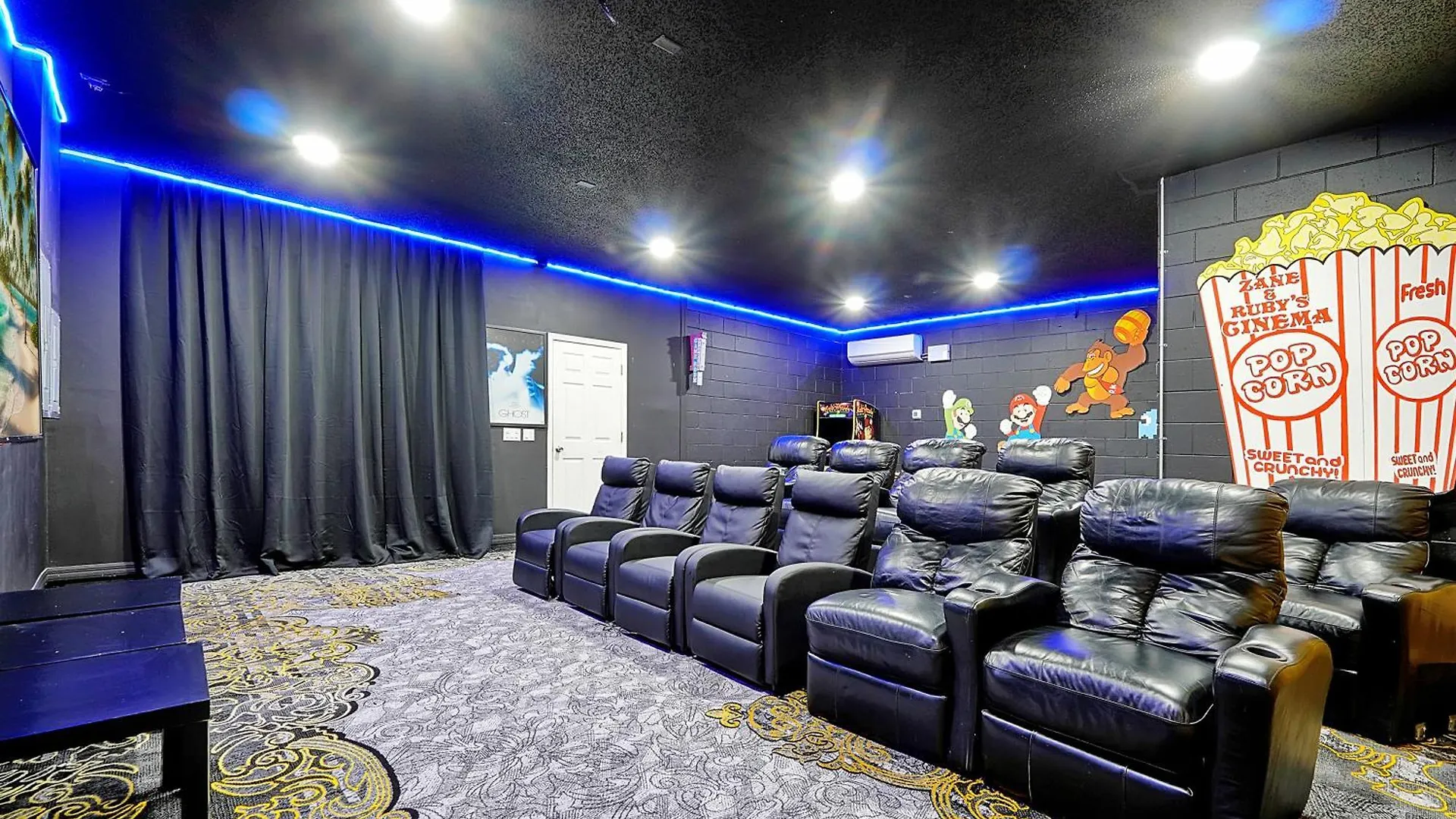 Holiday home Waterfront Showcasing A Theater, Games Room, And A Private Pool *