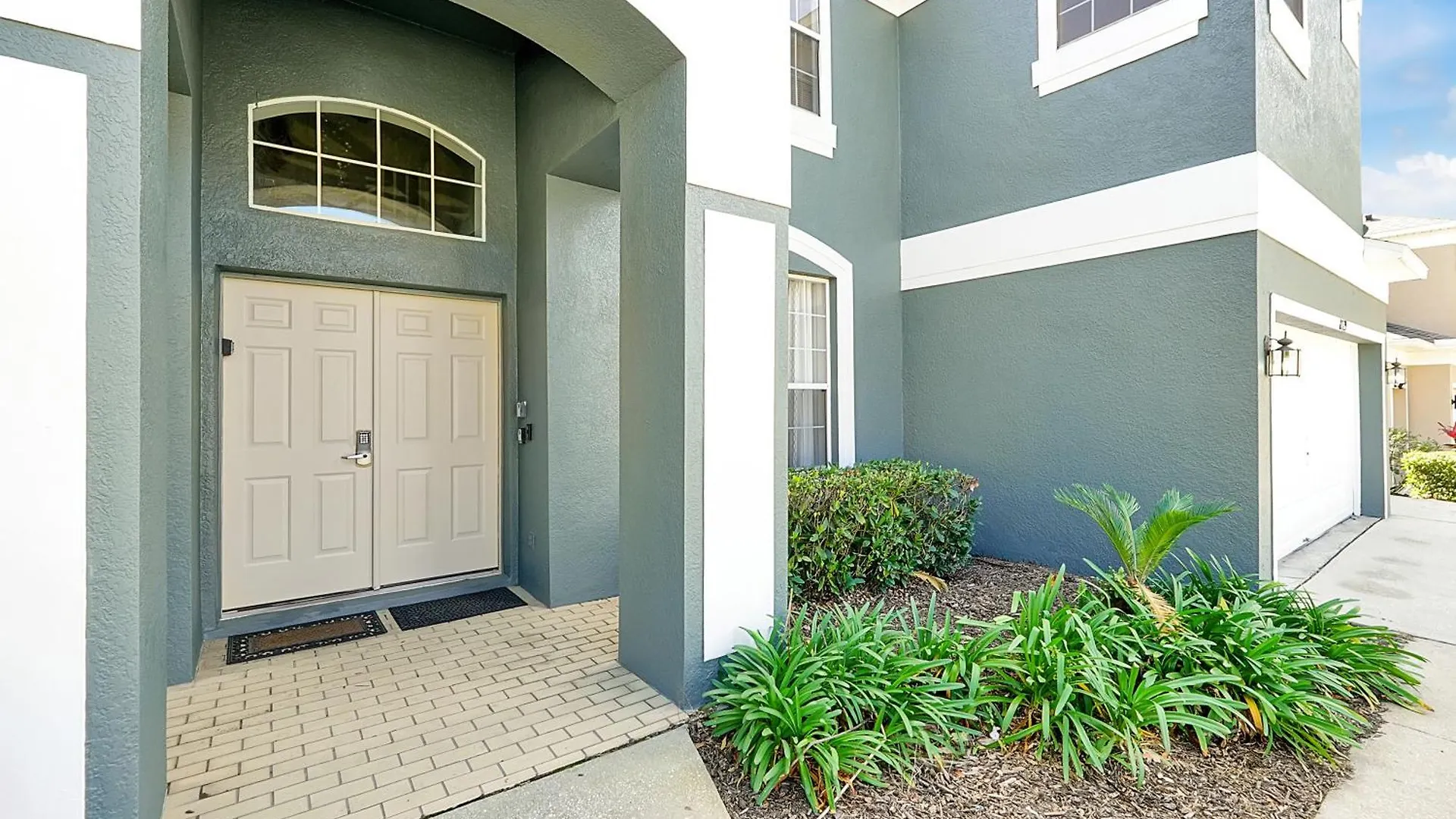 Waterfront Showcasing A Theater, Games Room, And A Private Pool * Kissimmee