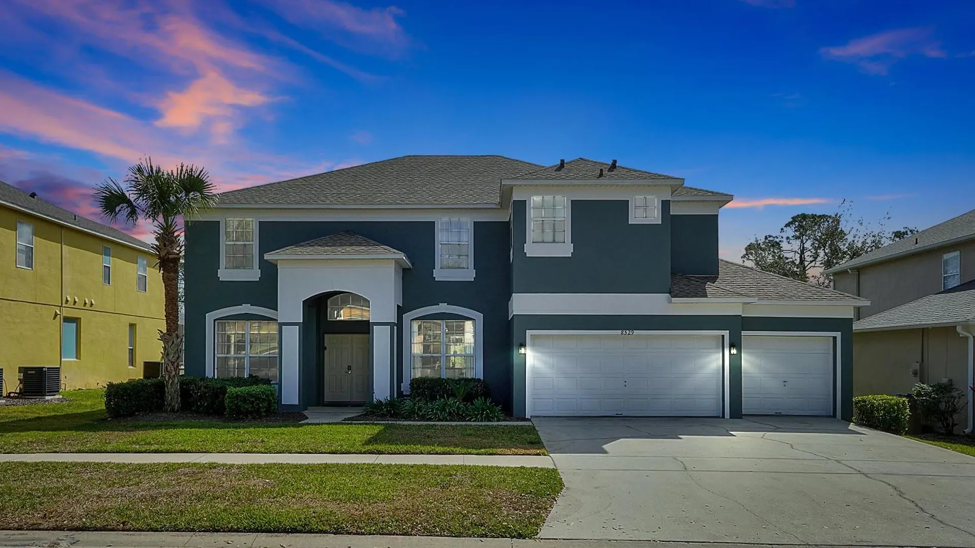 Waterfront Showcasing A Theater, Games Room, And A Private Pool Holiday home *