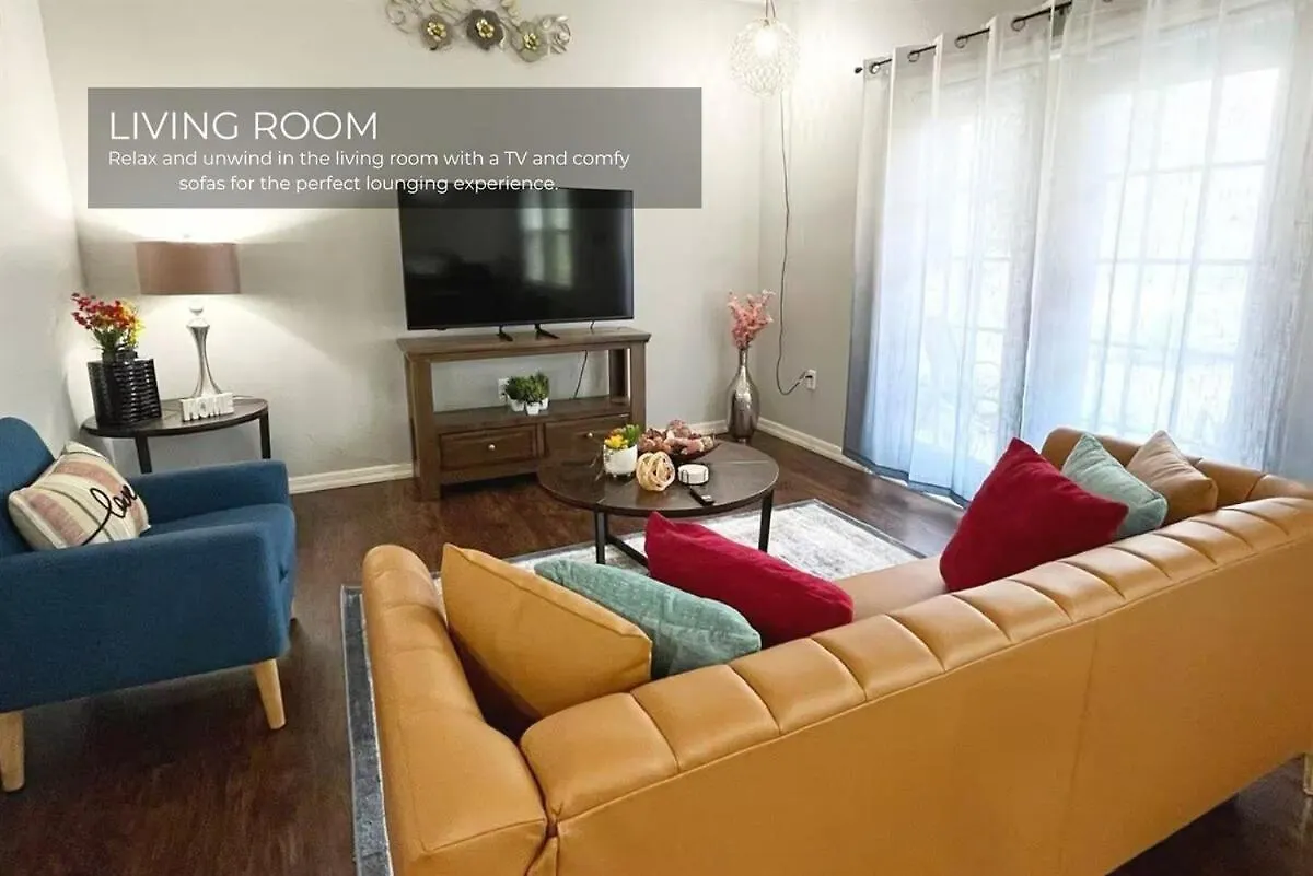 Spacious 4-bedroom Family Retreat Near Disneyland!