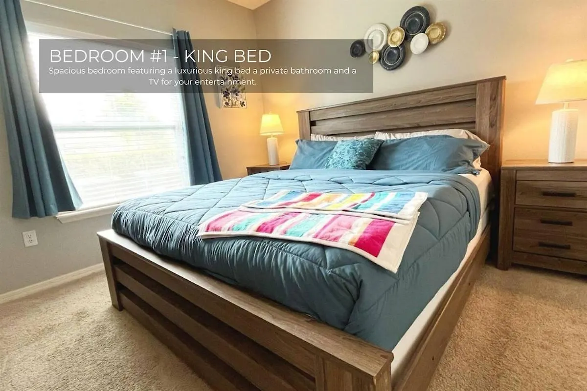 Spacious 4-bedroom Family Retreat Near Disneyland! Holiday home