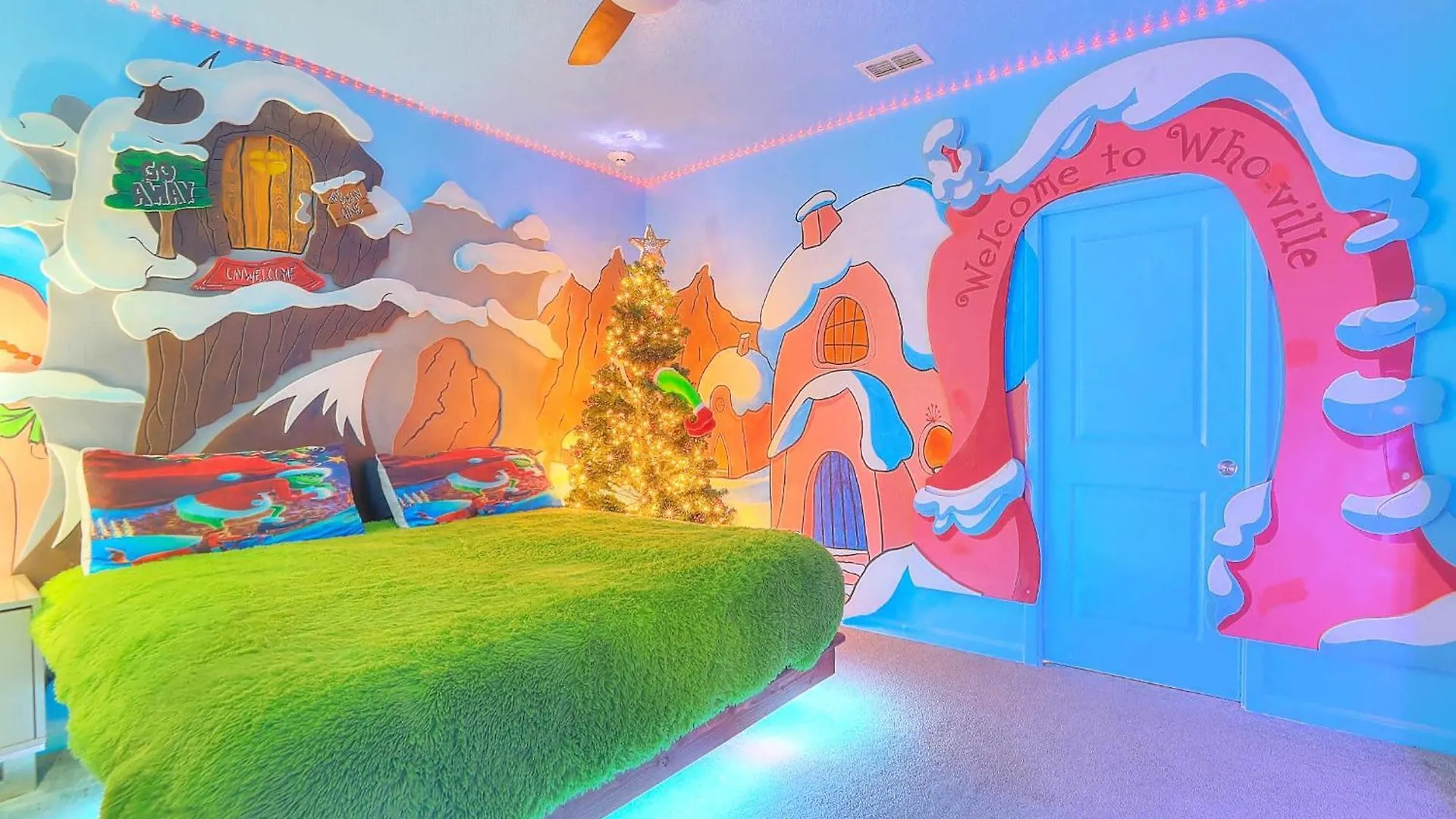 Breathtaking Lakeside 15b Movie Theme Pool-spa Holiday home *