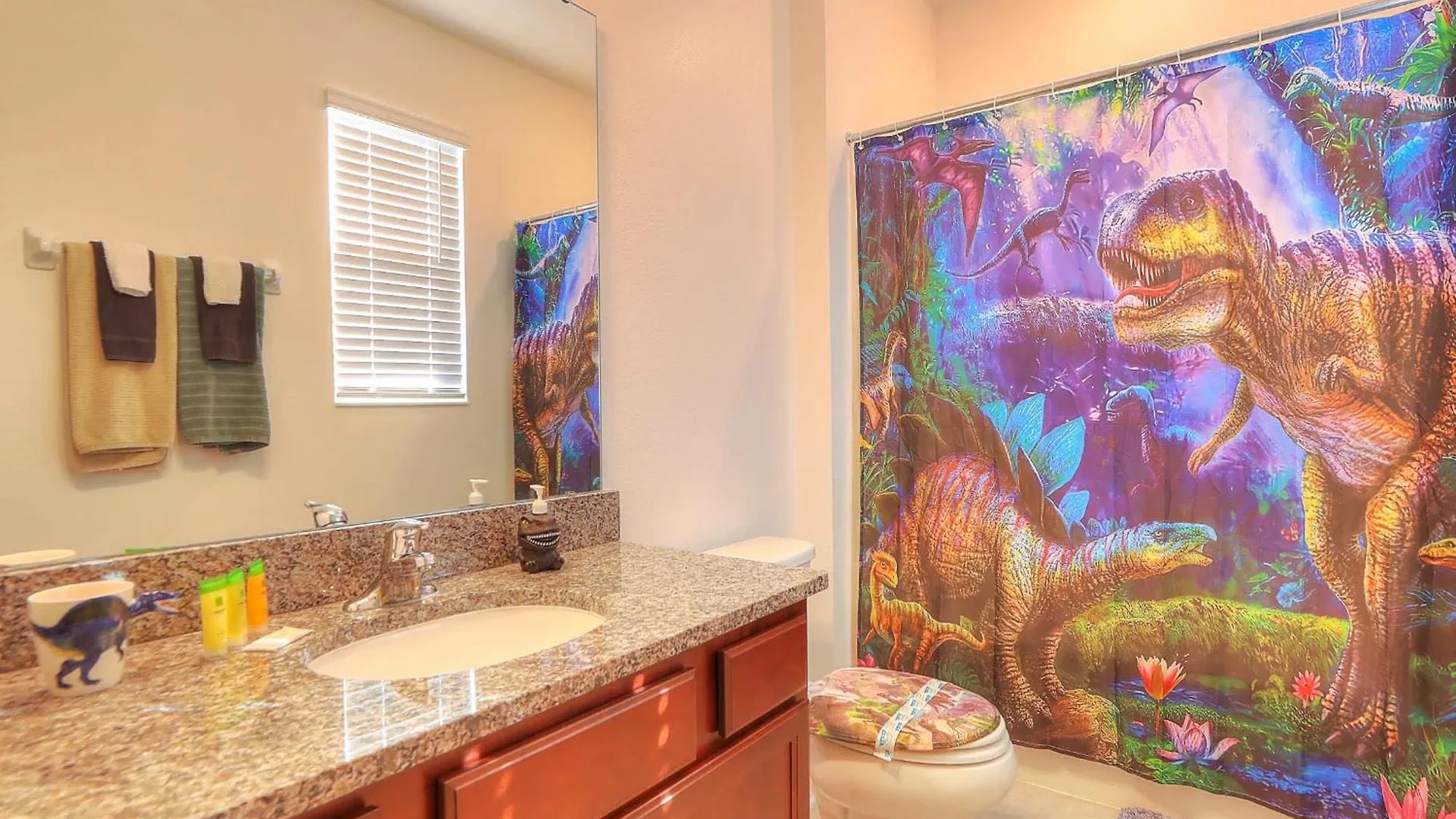 Breathtaking Lakeside 15b Movie Theme Pool-spa Kissimmee