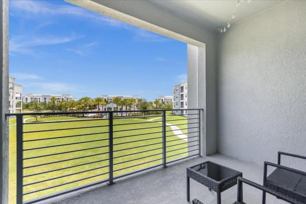 2 Bedrooms - 2 Bathrooms - Storey 3150-205