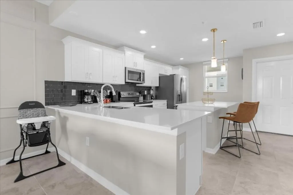 Apartment 2 Bedrooms - 2 Bathrooms - Storey 3150-205