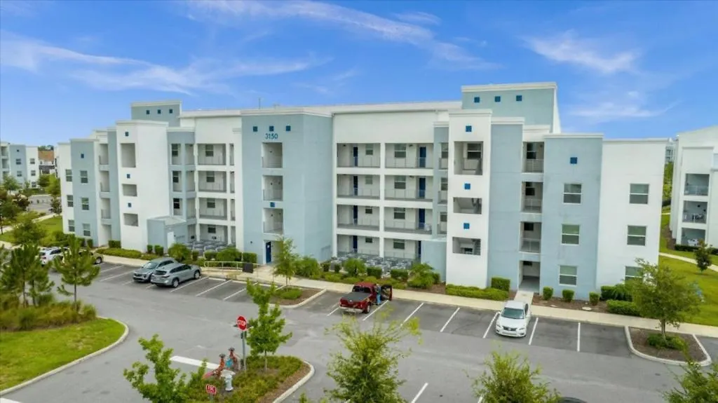 2 Bedrooms - 2 Bathrooms - Storey 3150-205