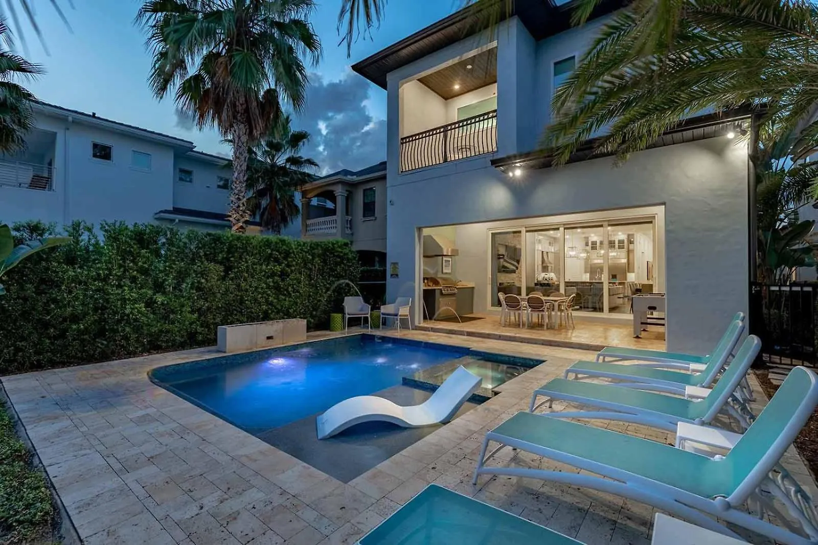 Villa Estate With Arcade, Theater, Superhero Br, Near Parks *
