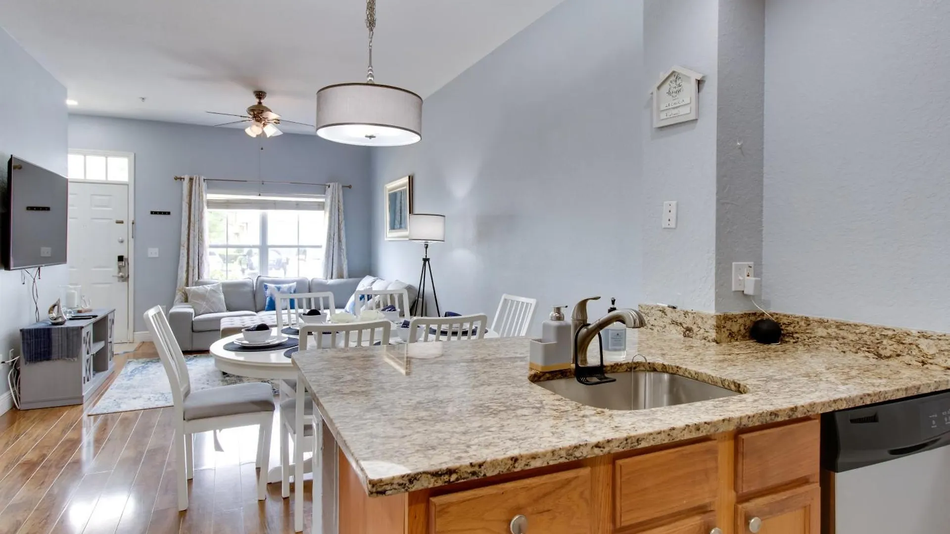 Family-friendly With Amenities *