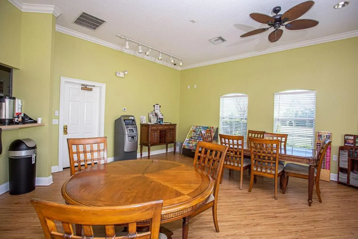 8555 Cozy Inside Area *