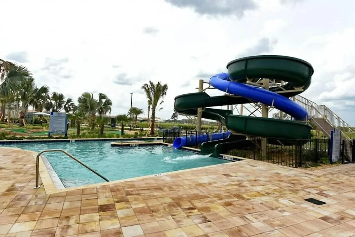 3120 Brand New Stunning Apartment *
