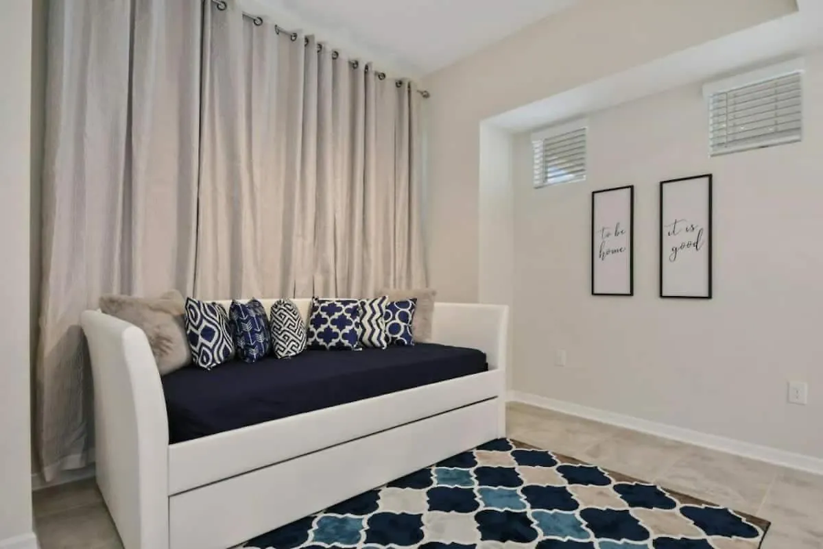 Apartment 3120 Brand New Stunning *