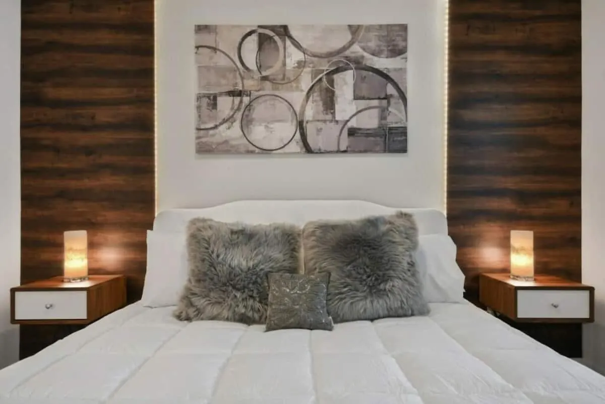 3120 Brand New Stunning Apartment