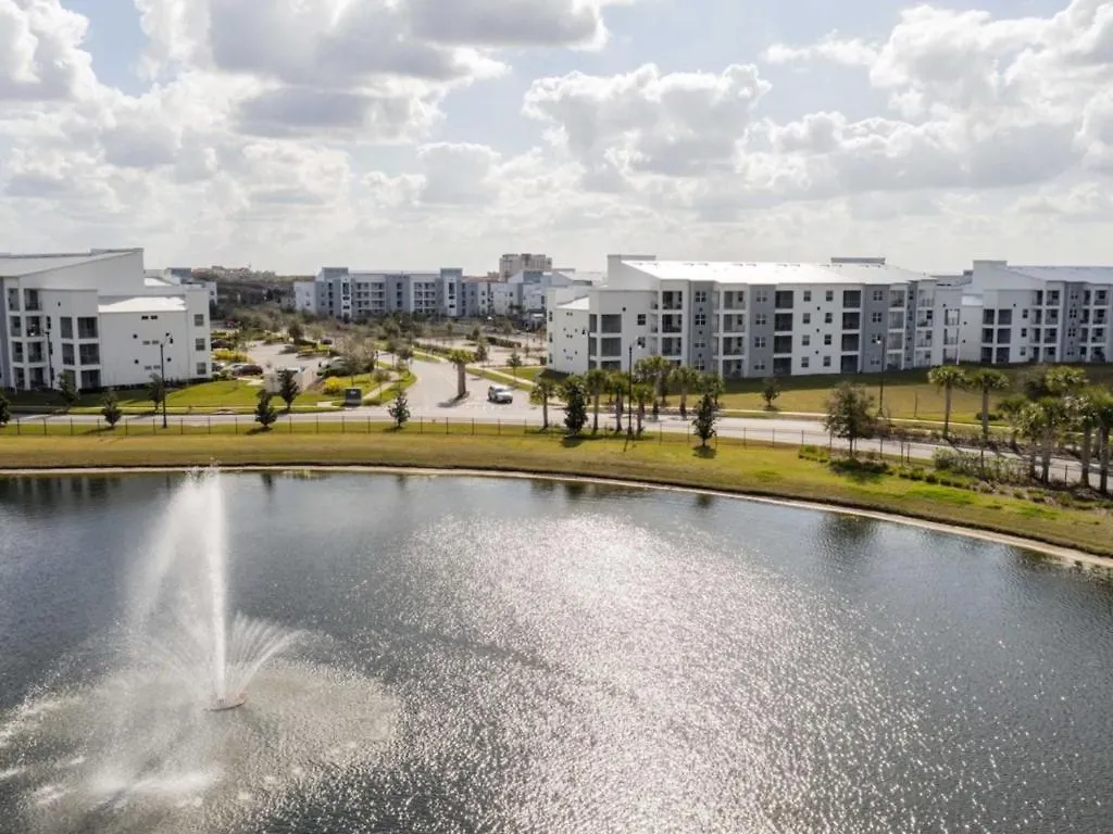 2 Bedrooms- 2 Bathrooms- Storey 4751-207 Ct Kissimmee