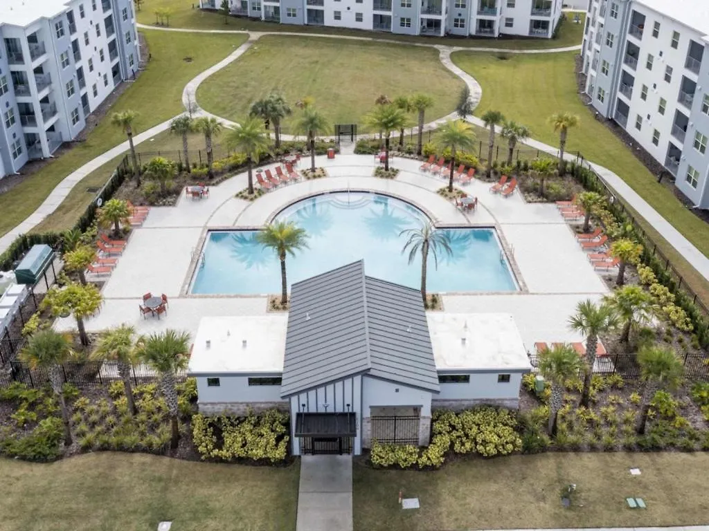 2 Bedrooms- 2 Bathrooms- Storey 4751-207 Ct * Kissimmee