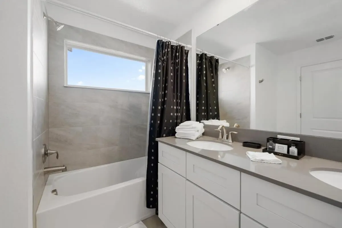 4224 Modern Townhome With Private Pool Near Kissimmee