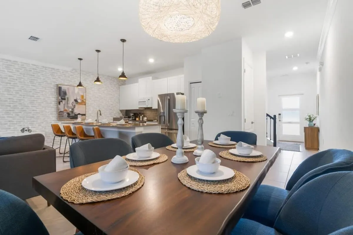 4224 Modern Townhome With Private Pool Near Holiday home Kissimmee