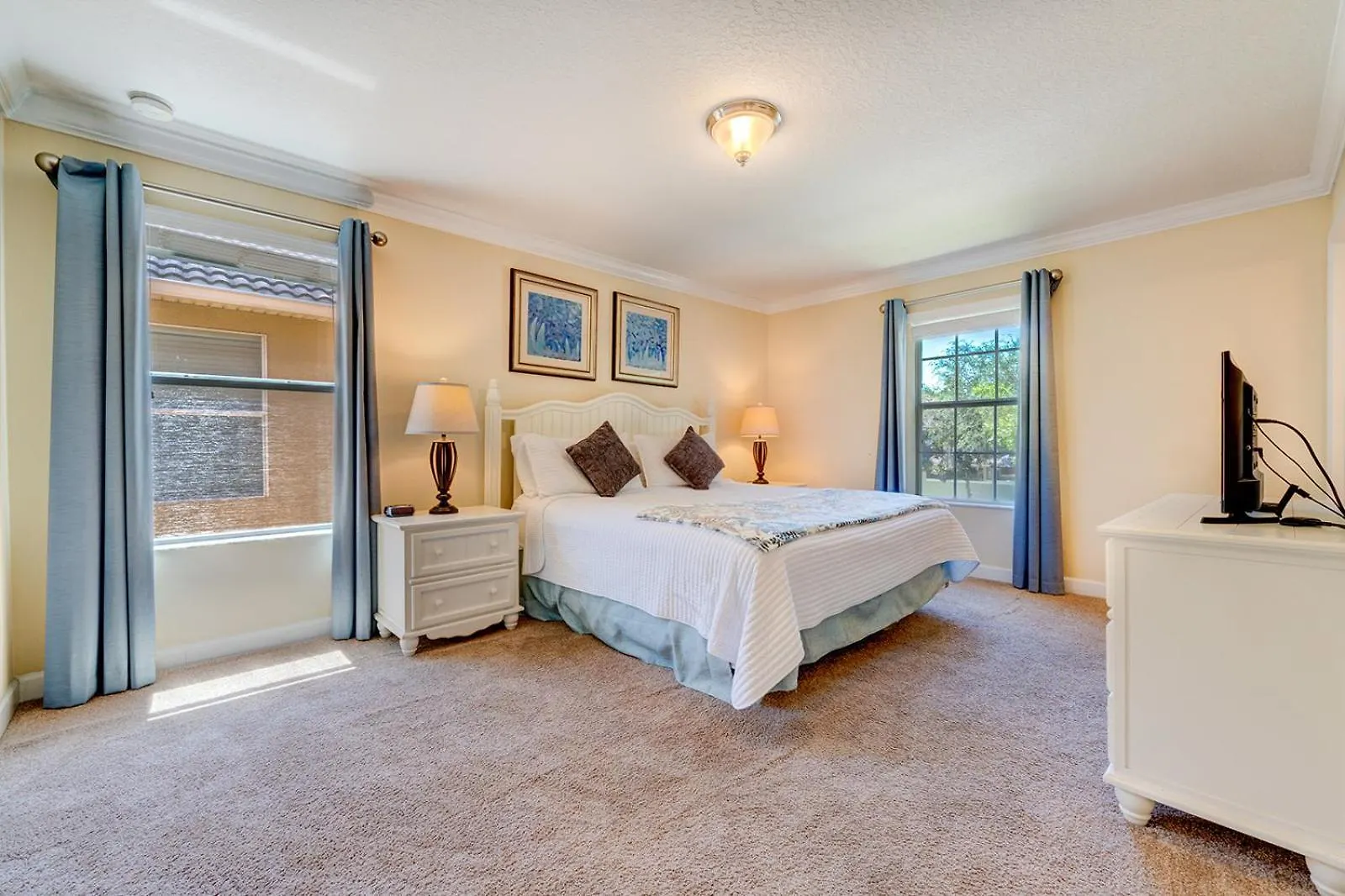 6-bedroom With 2 En-suites & Private Pool Villa *