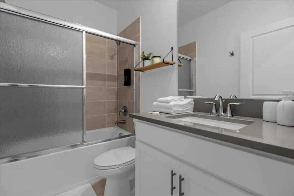 6 Bedrooms- 5 Bathrooms- Champions Gate 8923 Tw