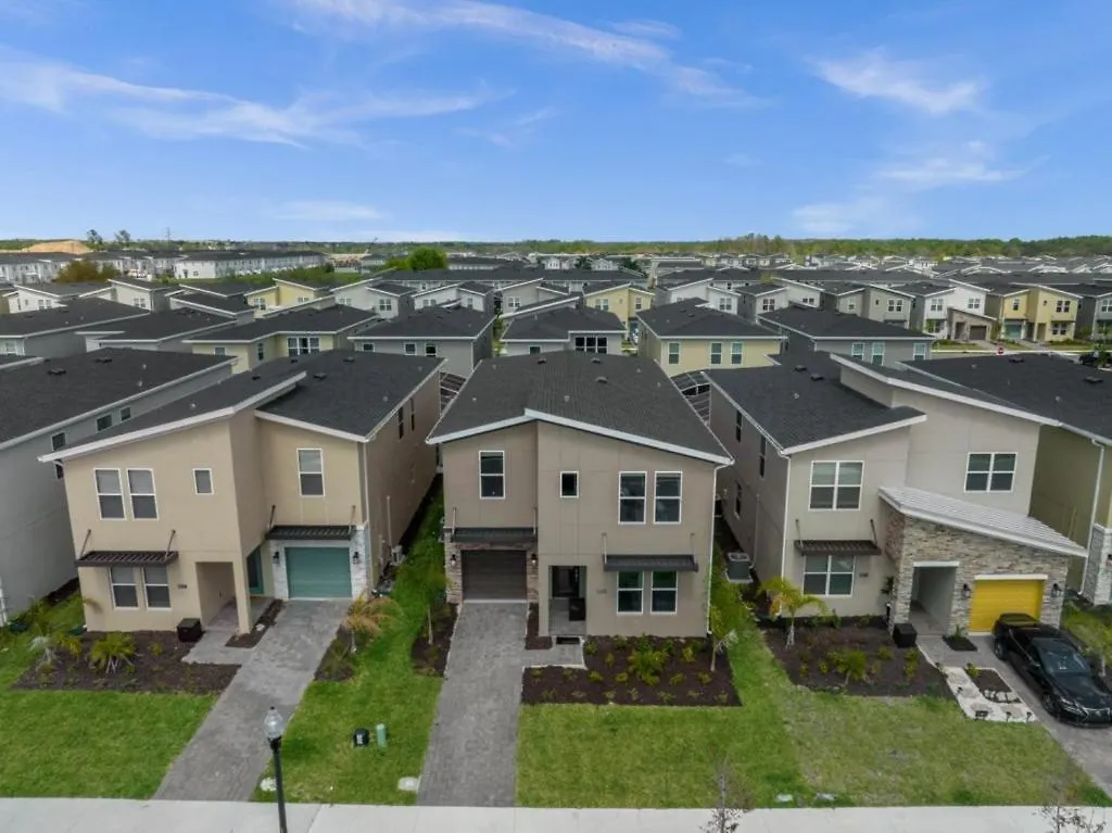 6 Bedrooms- 5 Bathrooms- Champions Gate 8923 Tw Holiday home *
