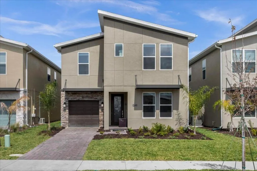 6 Bedrooms- 5 Bathrooms- Champions Gate 8923 Tw