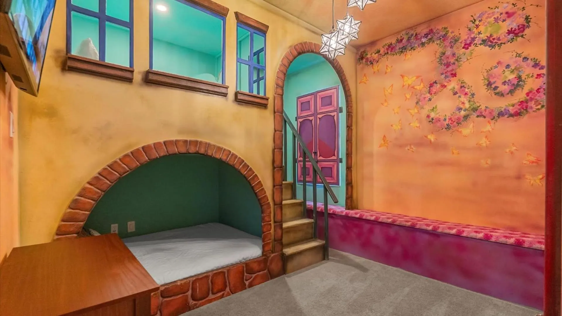 Upstay - Storybook W Pool Hot Tub Theme - Near *