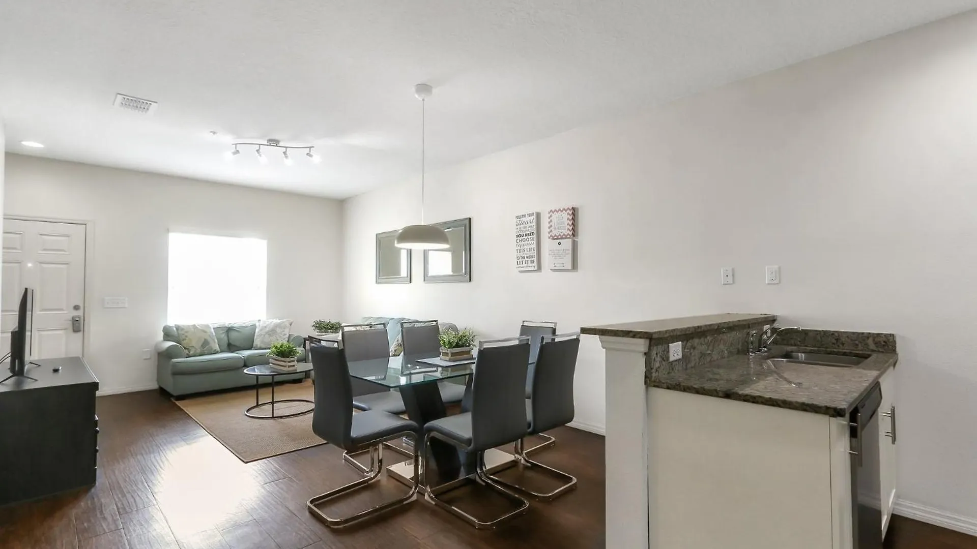 Holiday home Amazing Townhouse In Gated Community 10' To Disney!