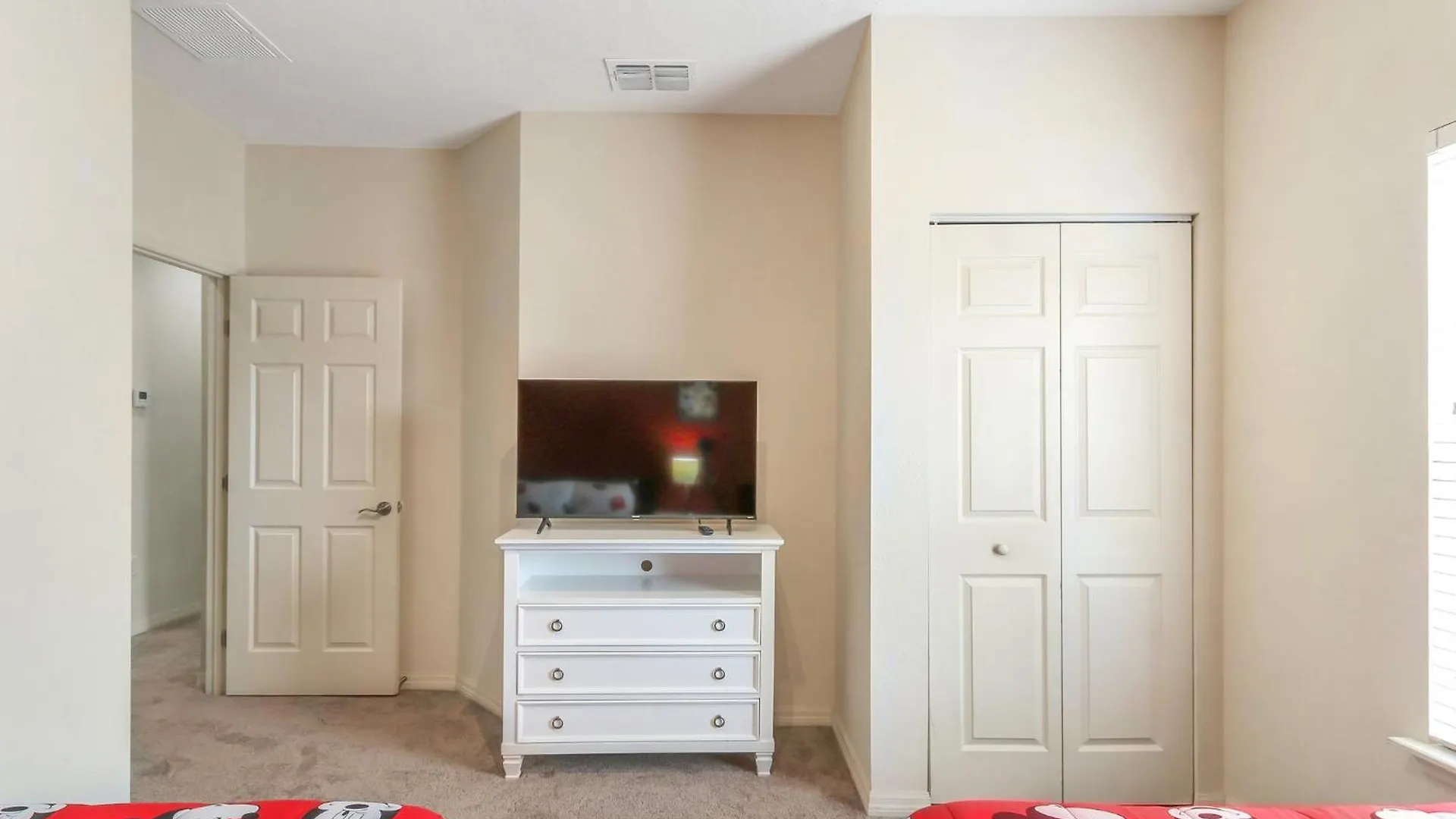 Amazing Townhouse In Gated Community 10' To Disney! Holiday home *