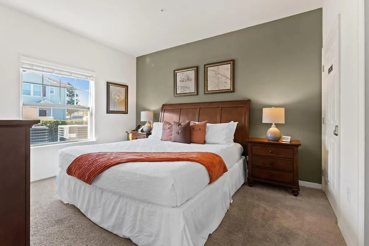 Cozy Decor 4br At West Lucaya Wl8972