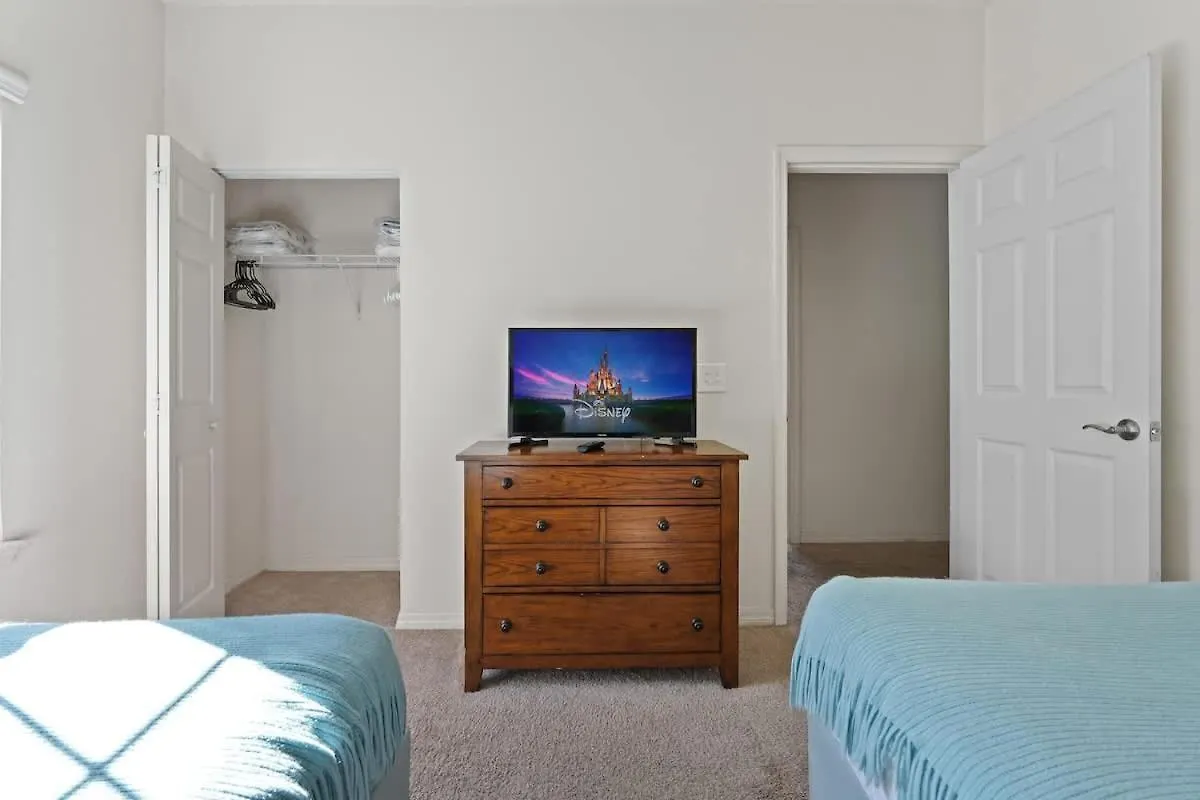 Cozy Decor 4br At West Lucaya Wl8972