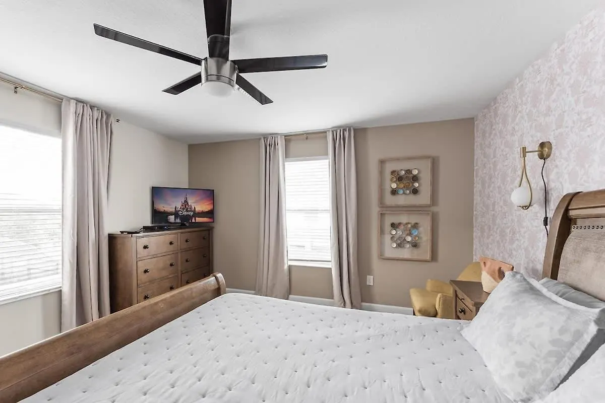 5br Themed Bedrooms At Storey Sl4702
