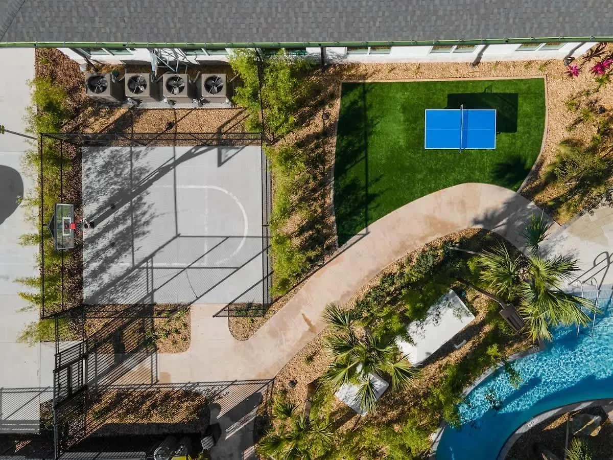 Apartment 2 Bedroom Modern Near Sl4741 *