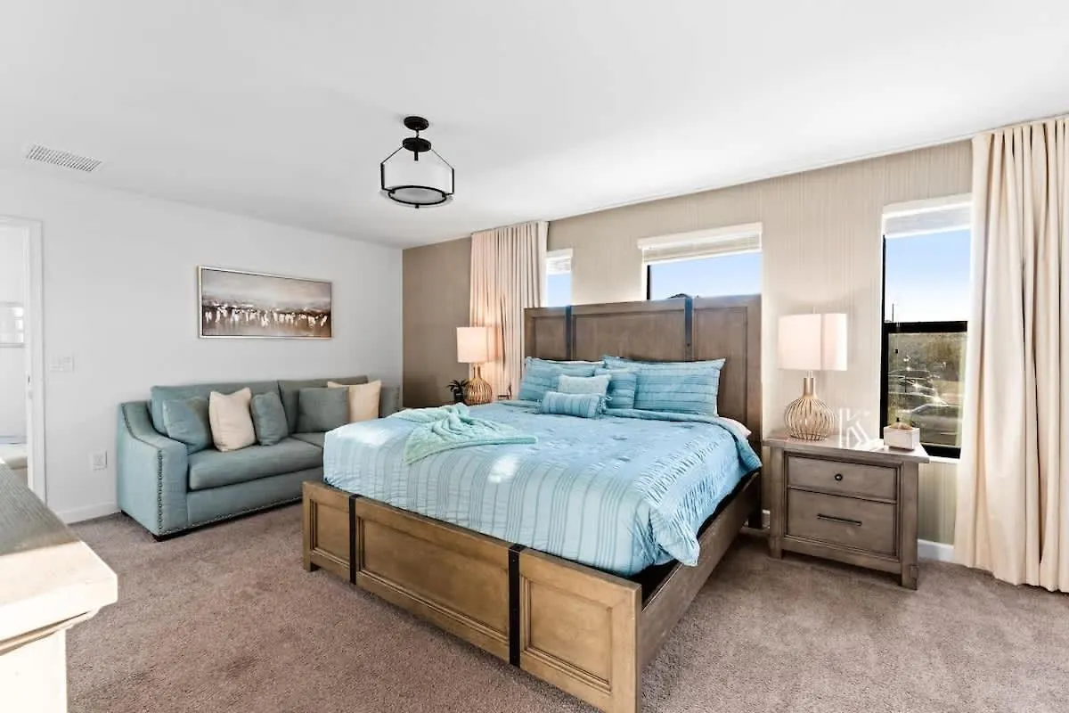 Holiday home Luxury Decor 6br At Storey Sleeps 16 Sl2945