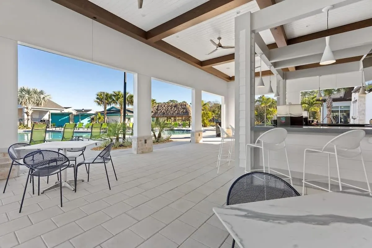 2 Bedroom Modern Near Sl4741 Apartment *