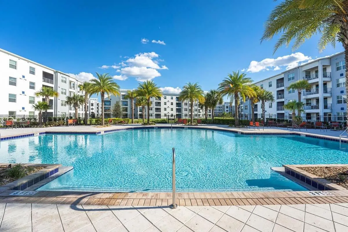 2 Bedroom Modern Near Sl4741 Apartment *