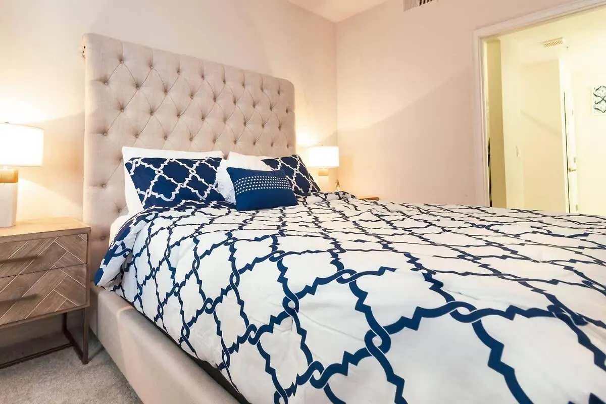 2 Bedroom Modern Near Sl4741 *