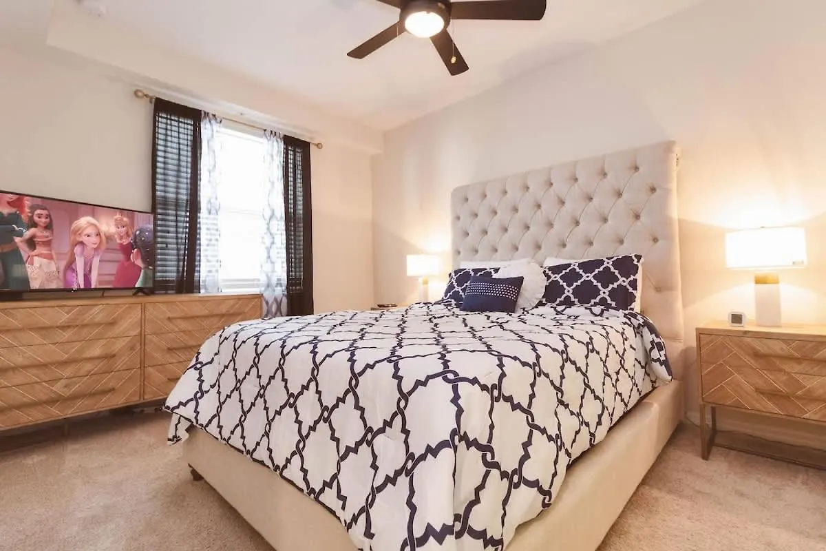 Apartment 2 Bedroom Modern Near Sl4741 *