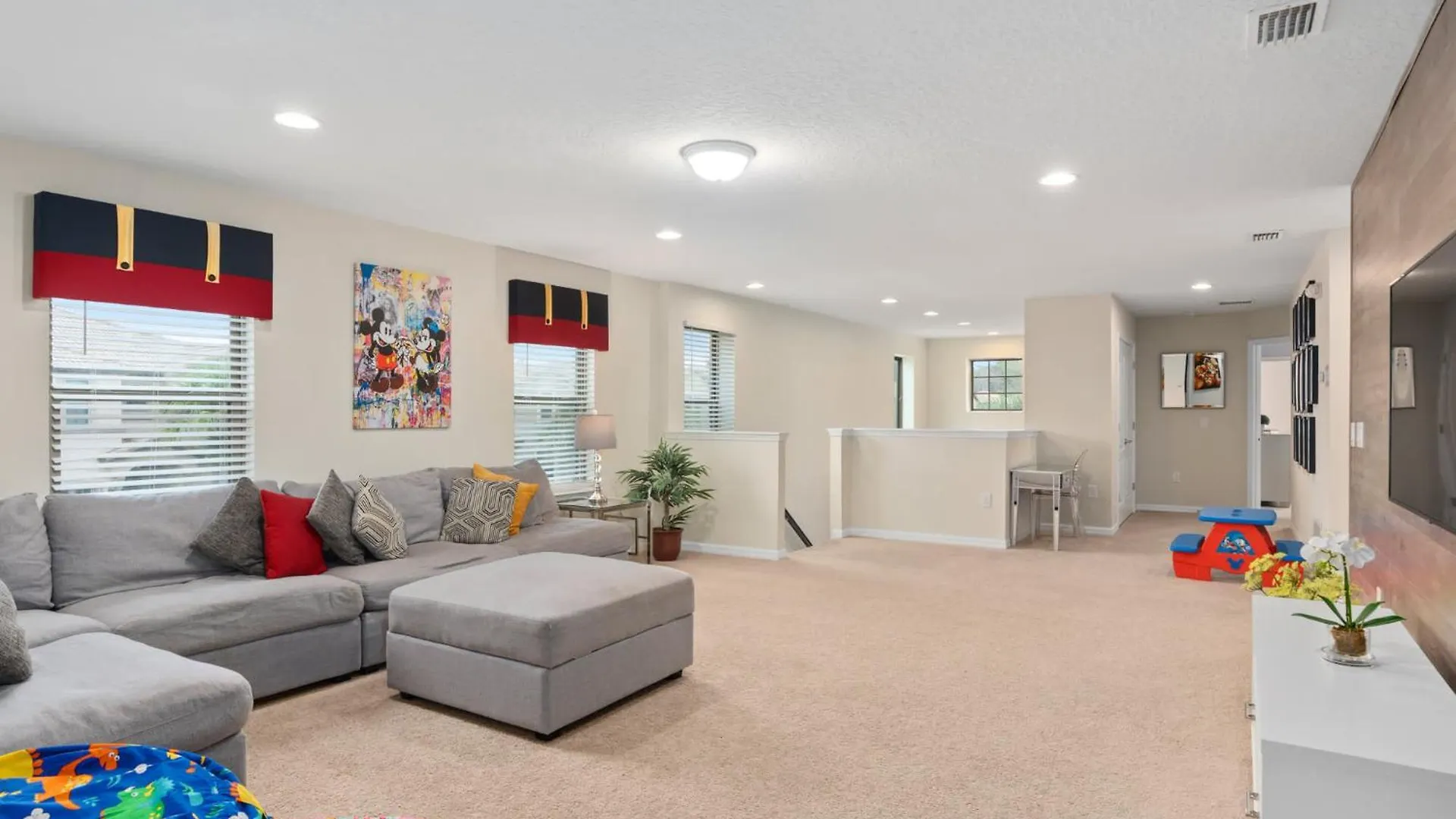 Family Fun Retreat Near With Game & Themed Bedrooms
