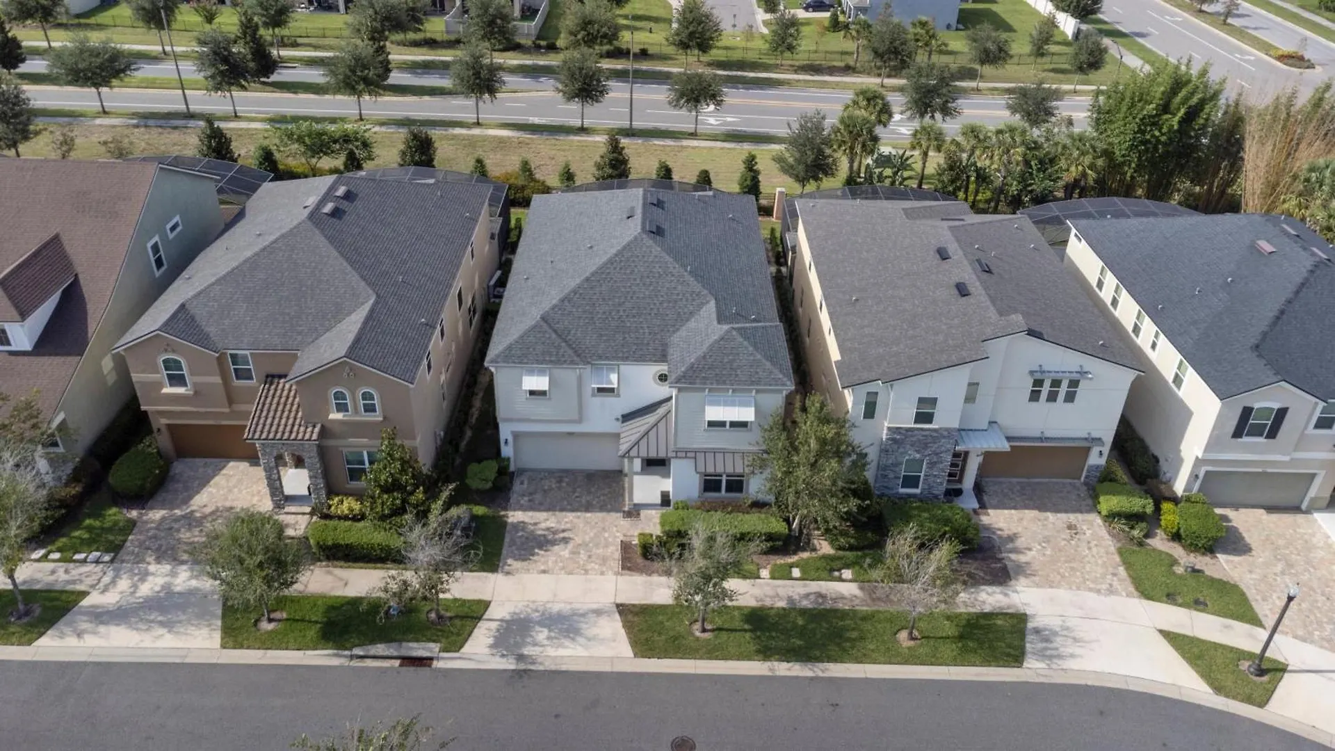 Amazing 9 Bedrooms With Pool Solara