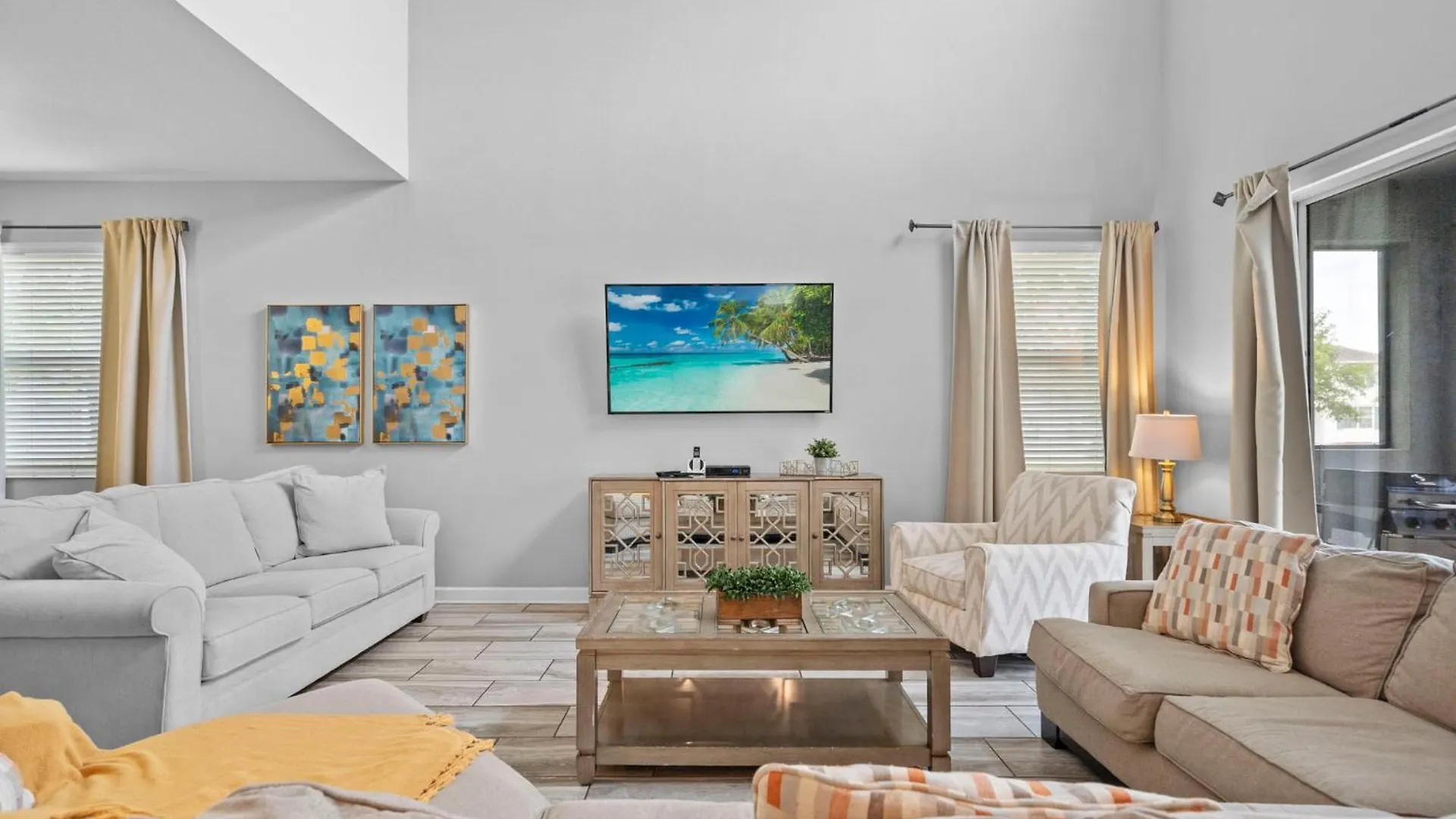 5 Bedroom 5 Bathroom Storey 4760kc Casa vacanze *
