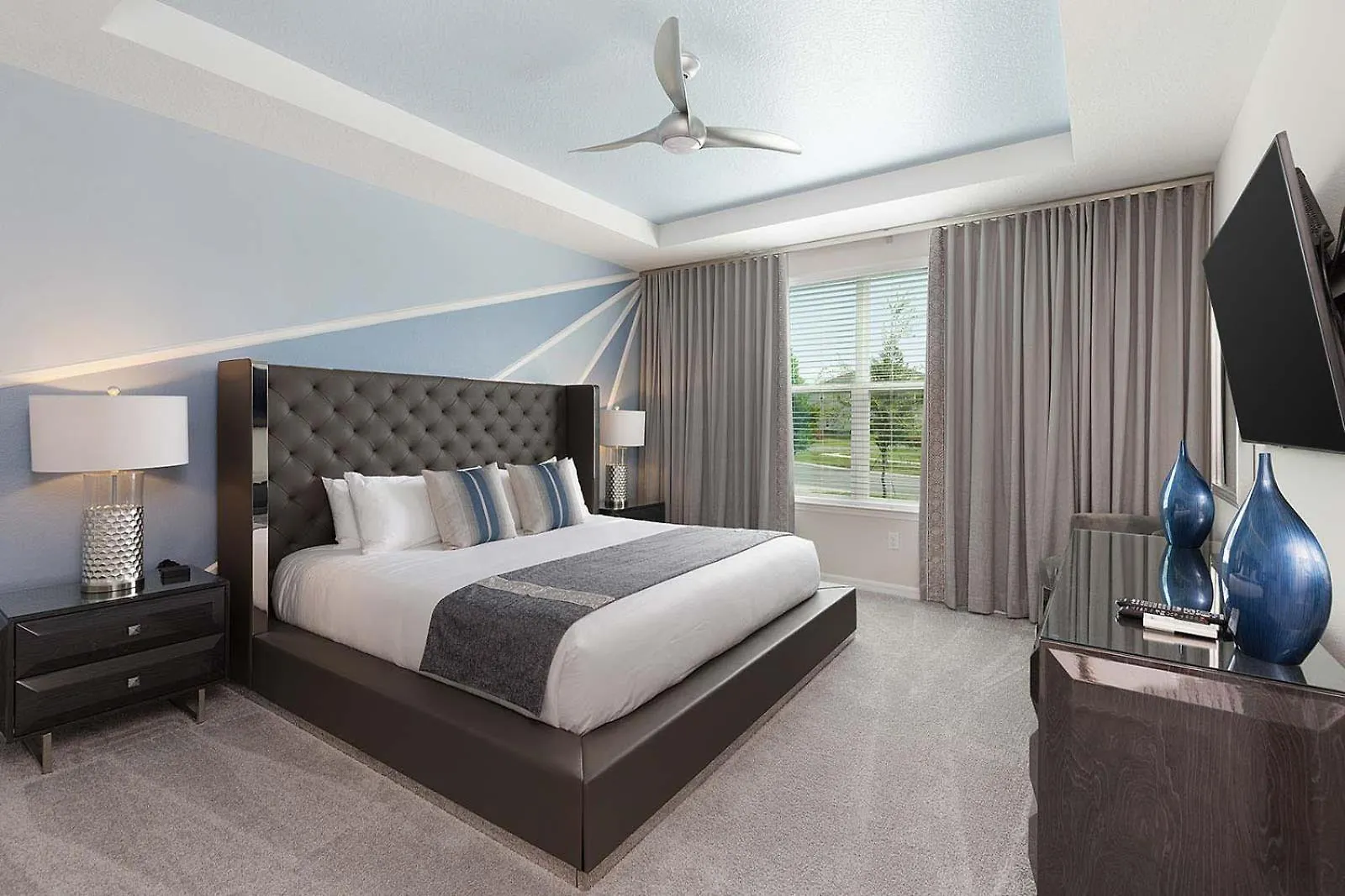 Villa Epic With Superhero Br, Theater, Arcade & Pool