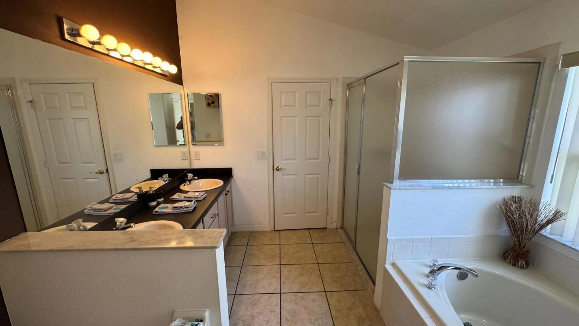 Daisy's Den - Five Bedroom Holiday home Kissimmee