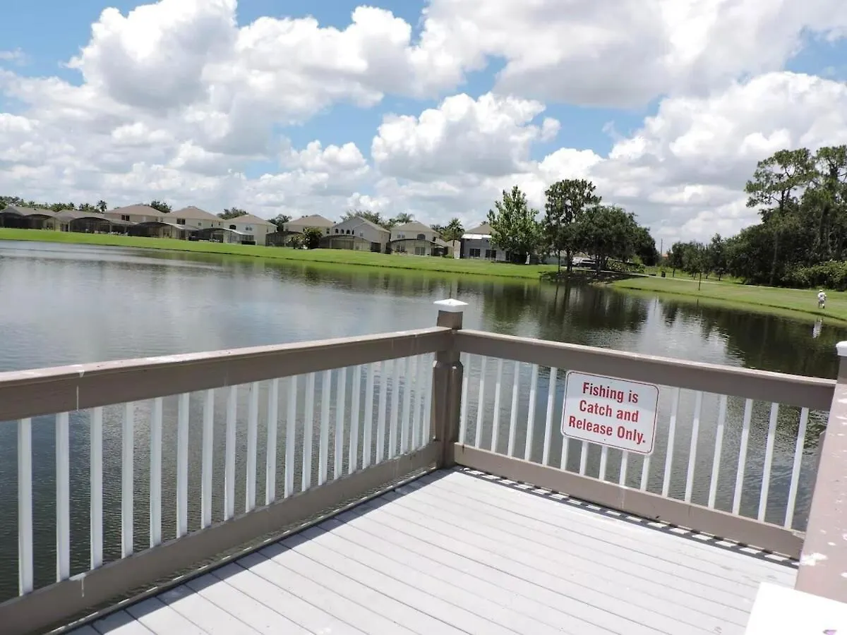 4701-lake Berkley Villa- Renovated 3 Bed Semesterbostad