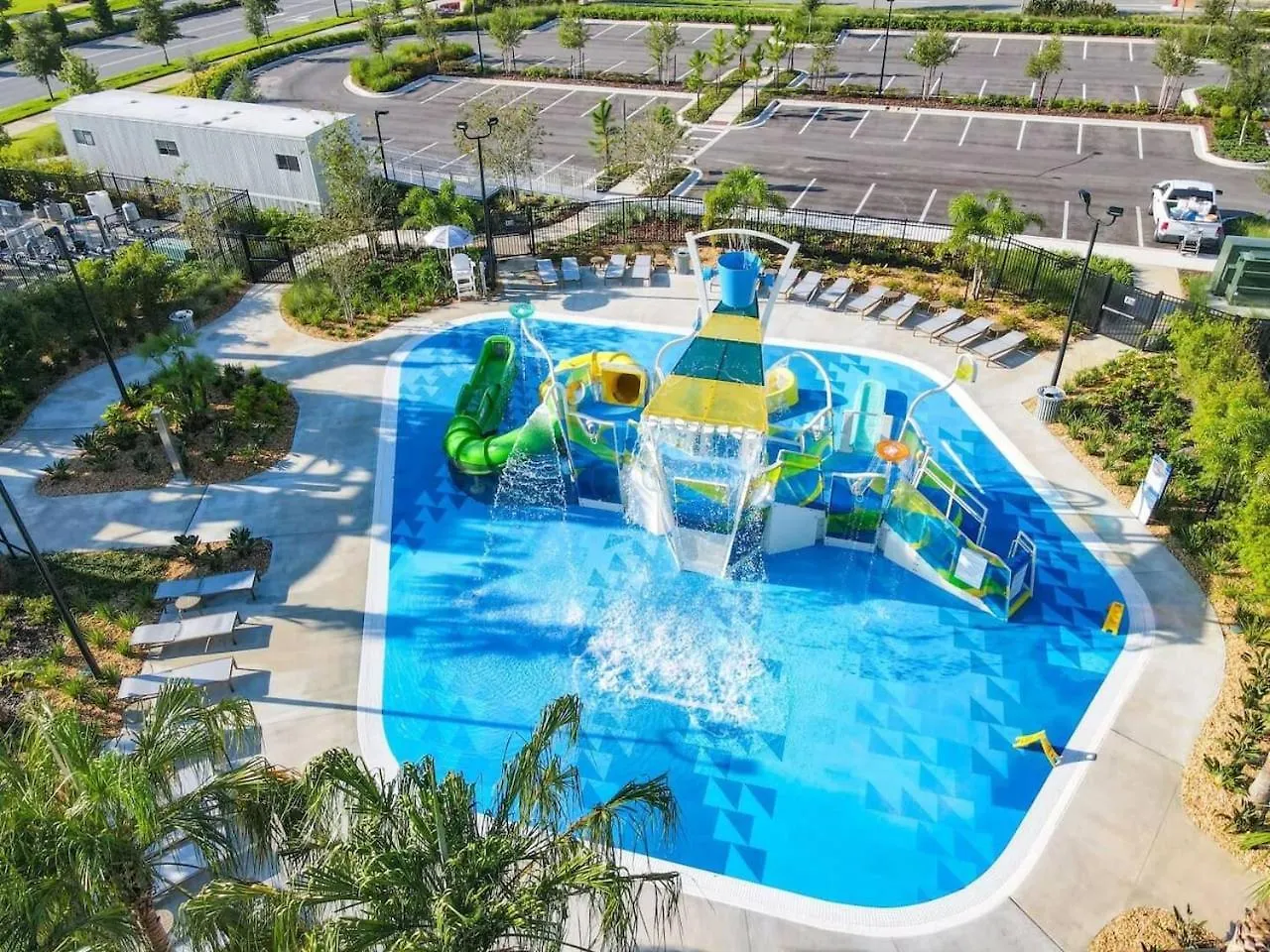 Super 8br Pool Vacation Near Feriehus