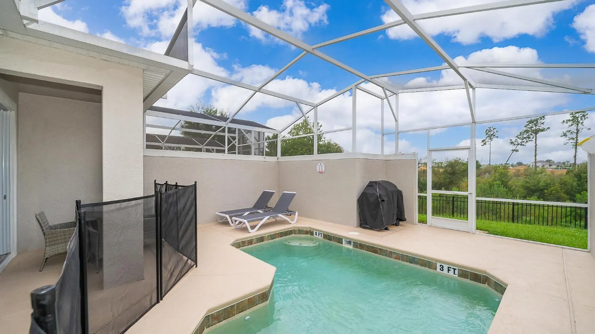 Luxury 18 Minutes Away From Disney!