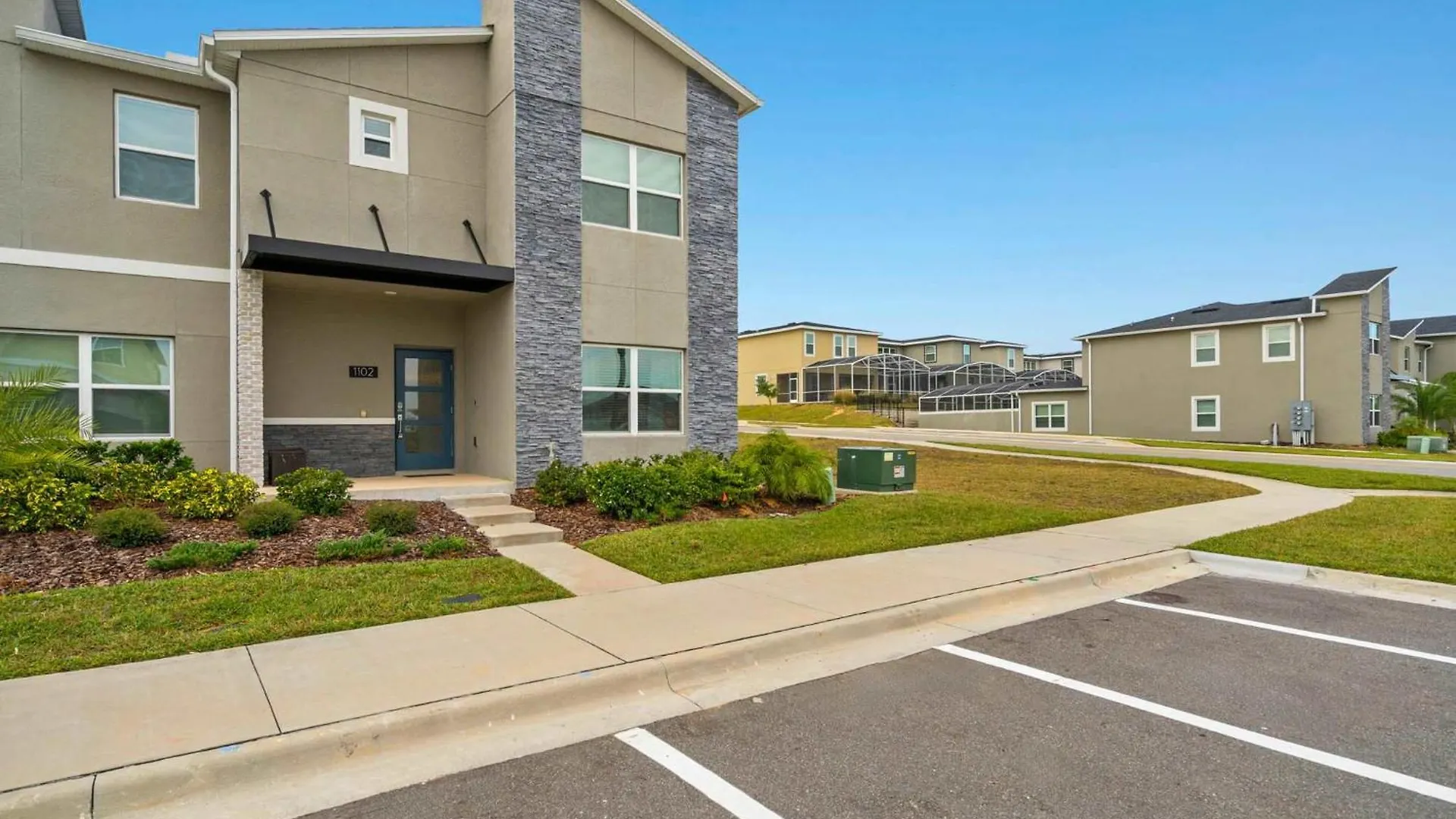 Gorgeous 5bedroom Th Close To -water Park *