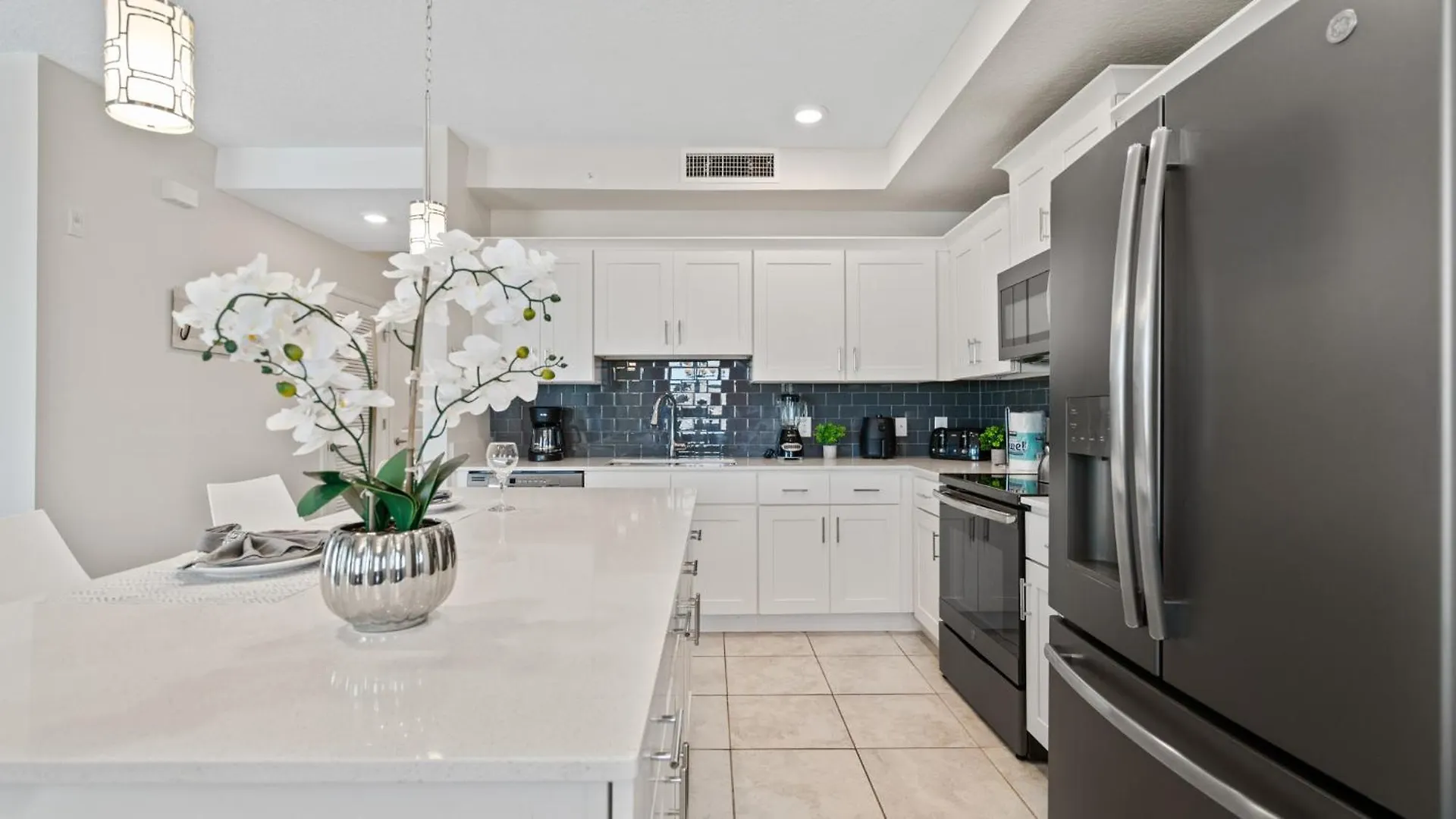 Spectacular 2bed 2bath 5min From