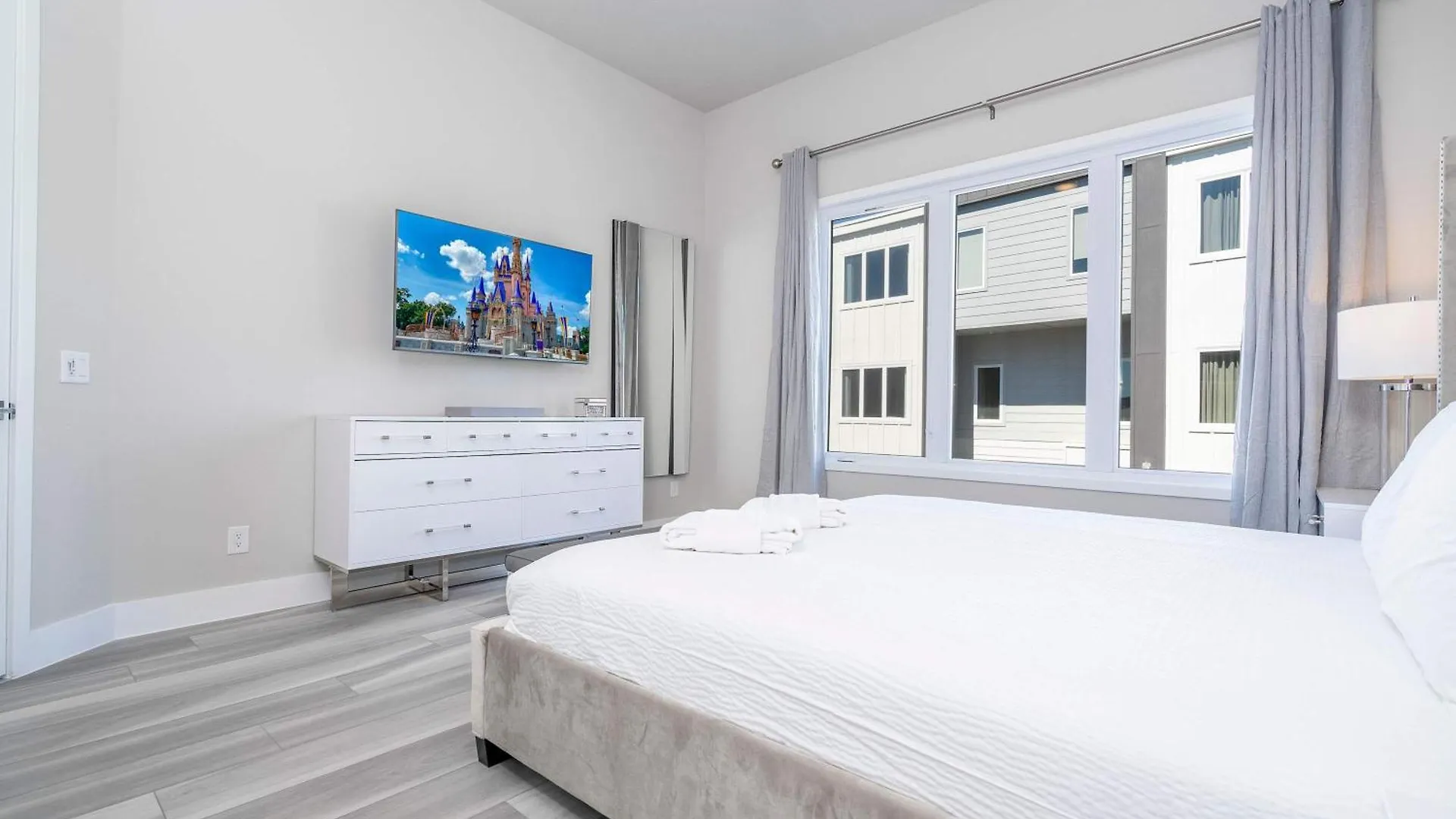 Apartment 5br Brand New Near And Universal *