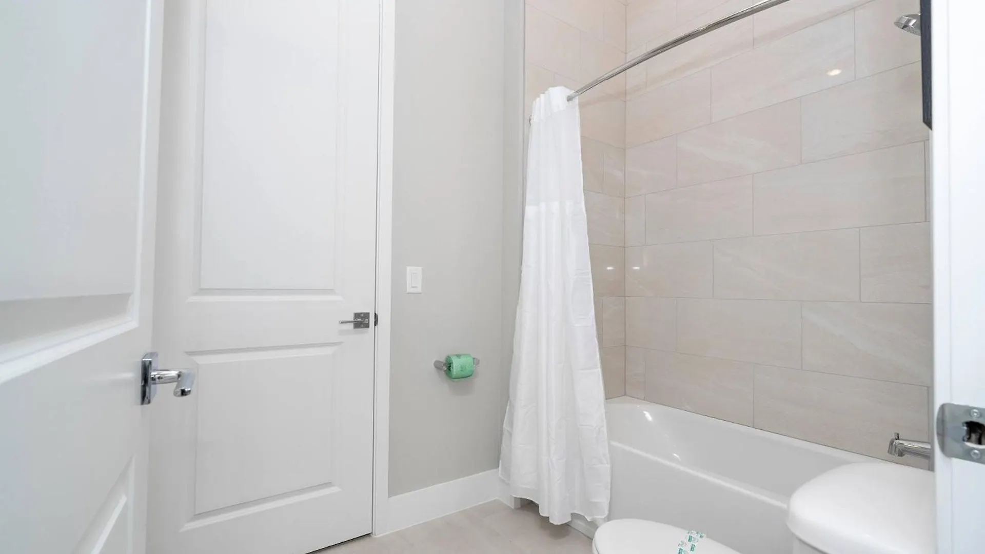 5br Brand New Near And Universal